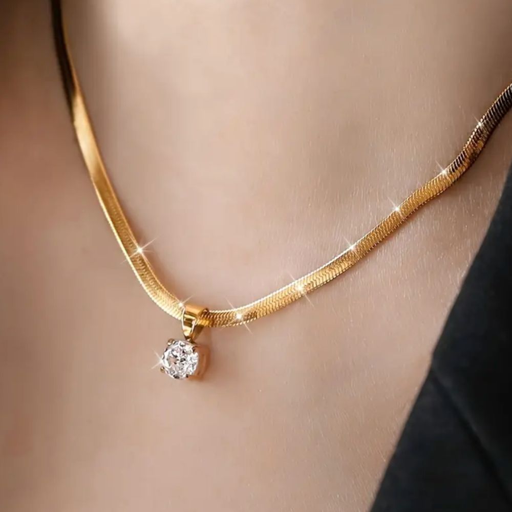 Estelle | Crystal Pendant Necklace