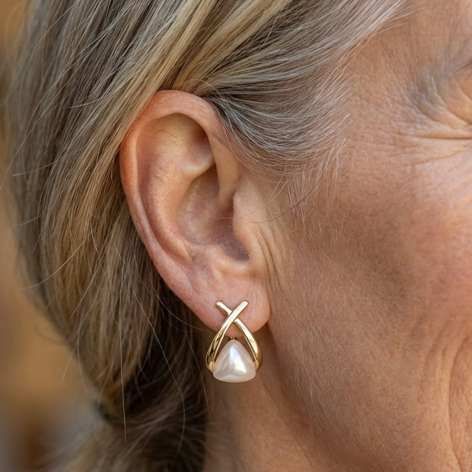 Della | Everyday Pearl Class Earrings