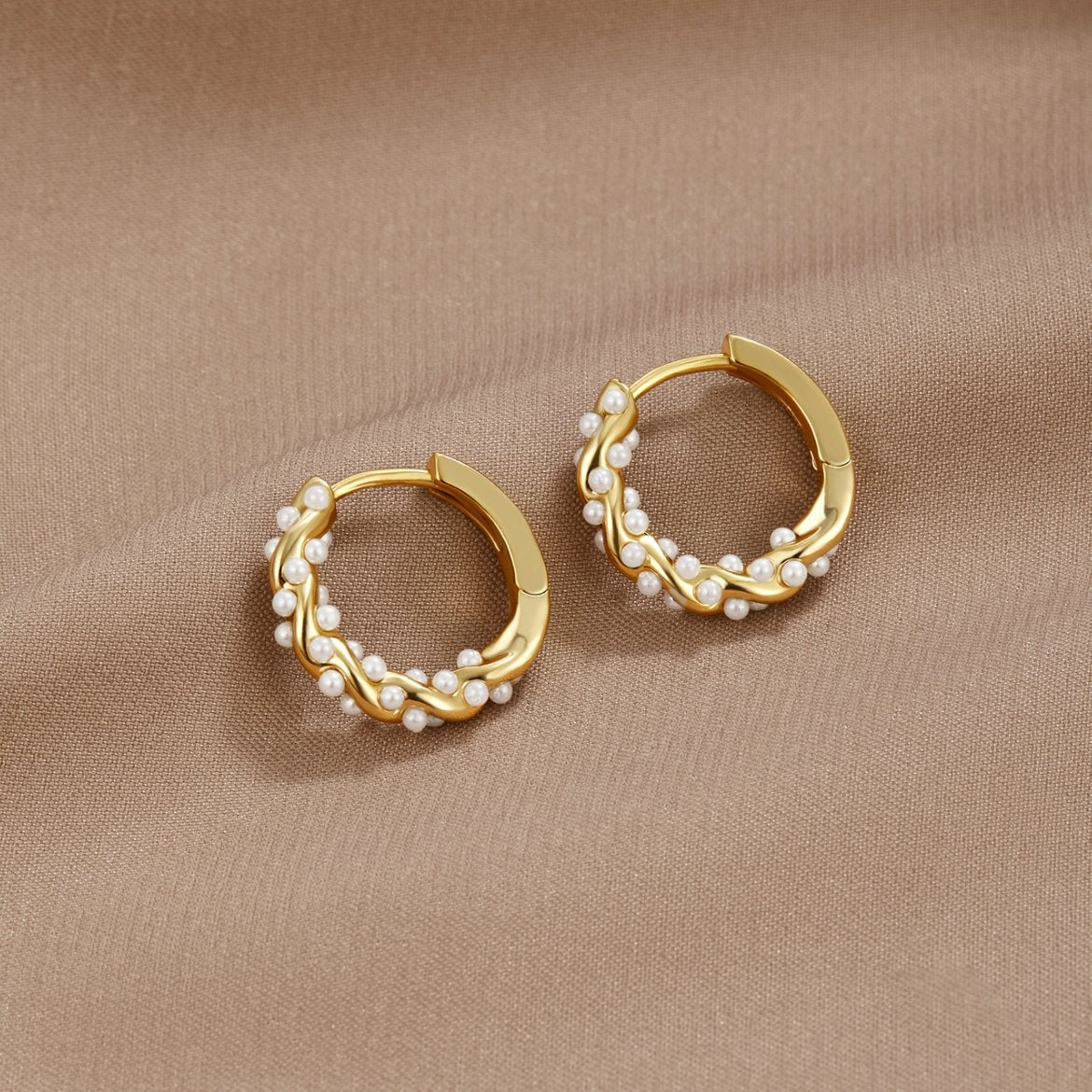Ivy | Twirled Pearl Hoop Earrings