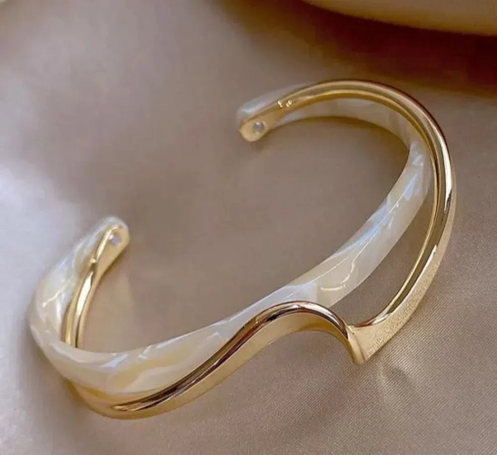 Wren | White Opal Gold Bracelet